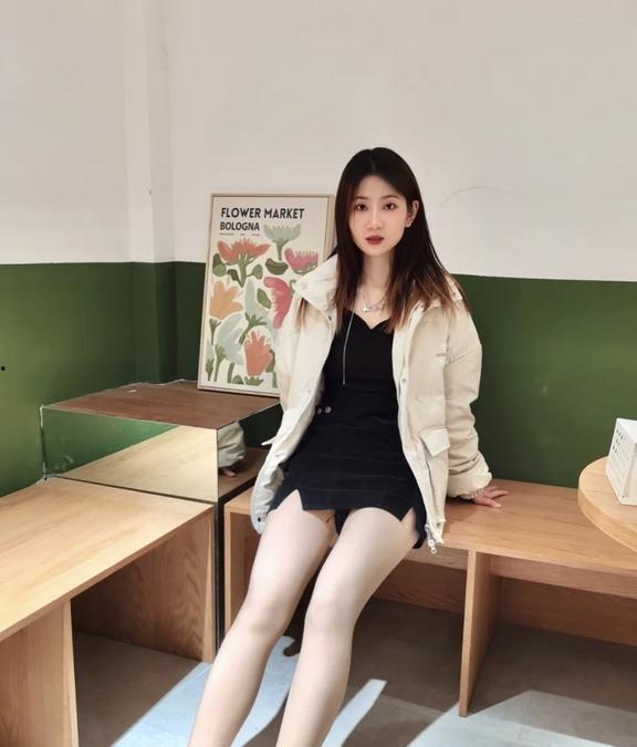 刘晓庆的丝袜美腿,风情万种，岁月无痕