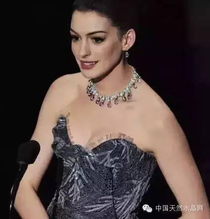 明星佩戴水晶,明星们的水晶佩戴时尚解析