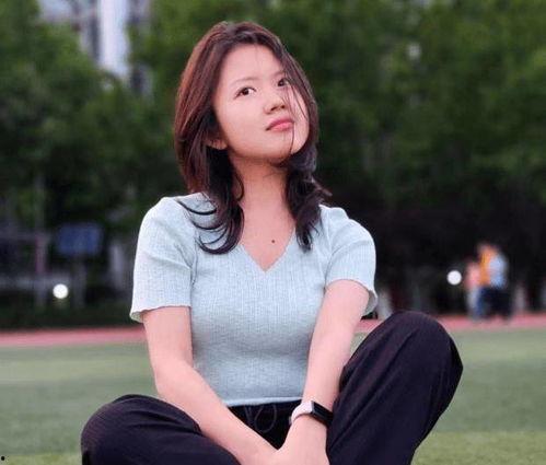 我大学的丝袜女友张瑶,大学时光里的浪漫邂逅