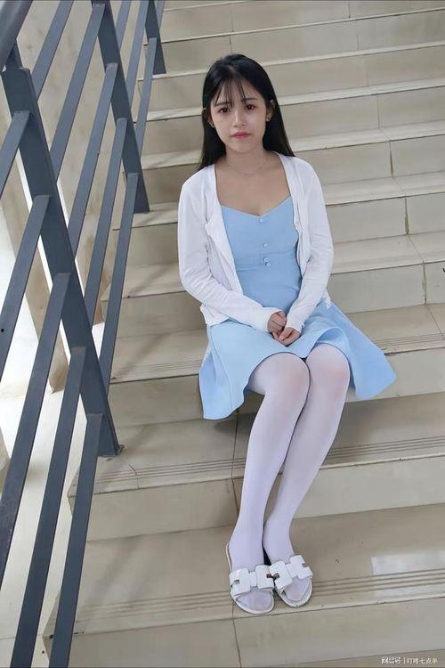 白色丝袜诱惑迅雷下载,迅雷下载带你领略极致诱惑